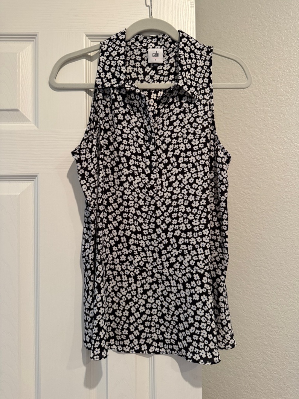 Sleeveless blouse